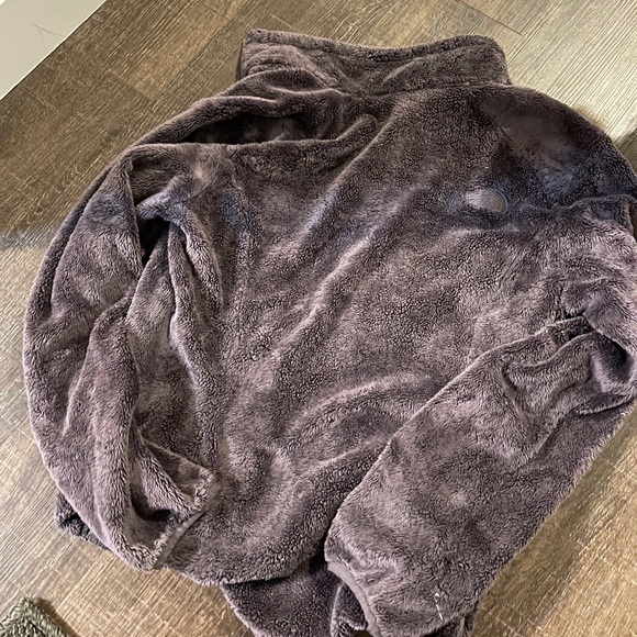 Purple gray fuzzy north face jacket - Picture 2 of 4